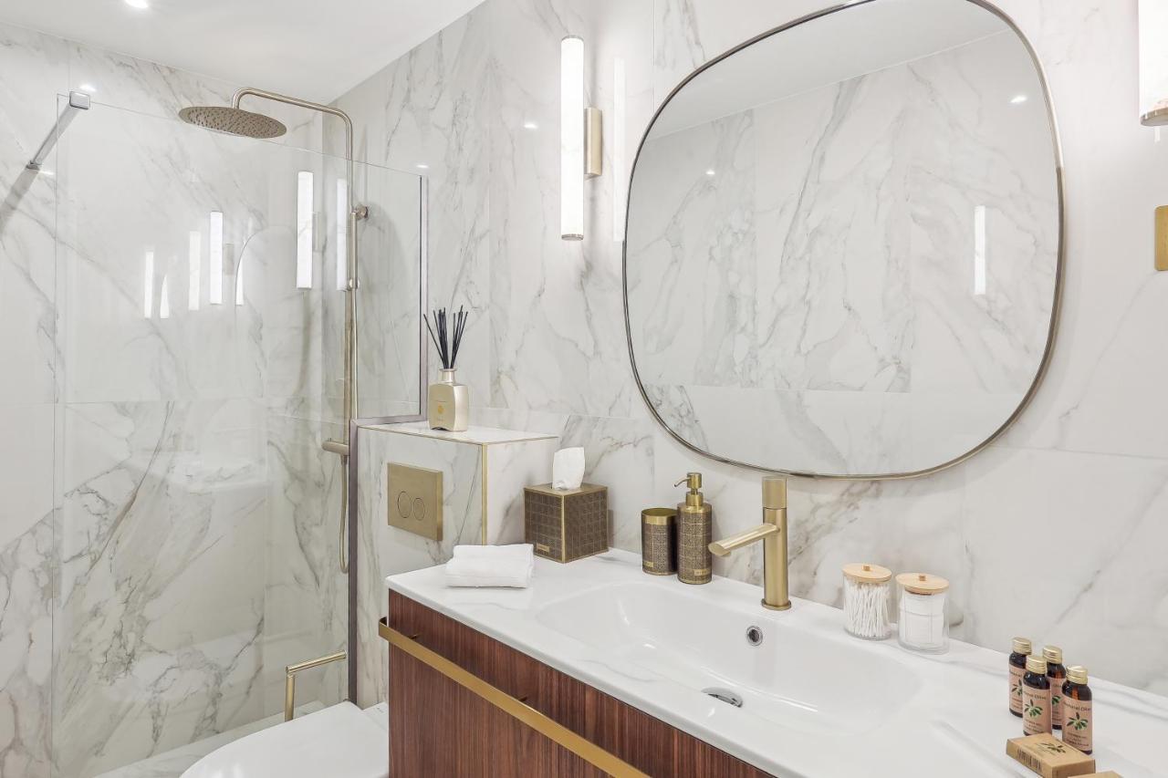 Suite Luxueuse Avec Jardin Prive Sauna Et Jacuzzi París Exterior foto